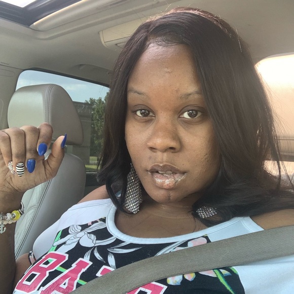 Meet your Posher, Shena - Picture 1 of 1